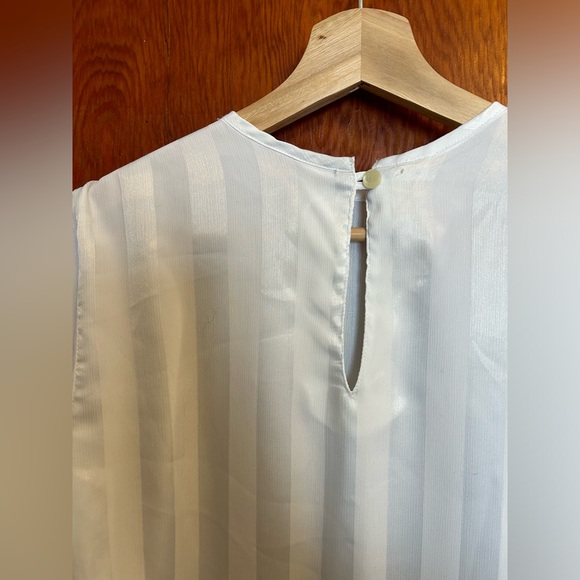 Vintage White Blouse | Small | Like-New - Picture 3 of 6